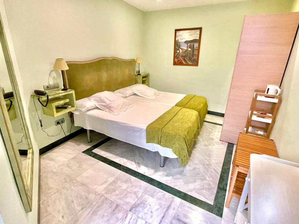 Hotel Conde De Cardenas Cordoba 2*,